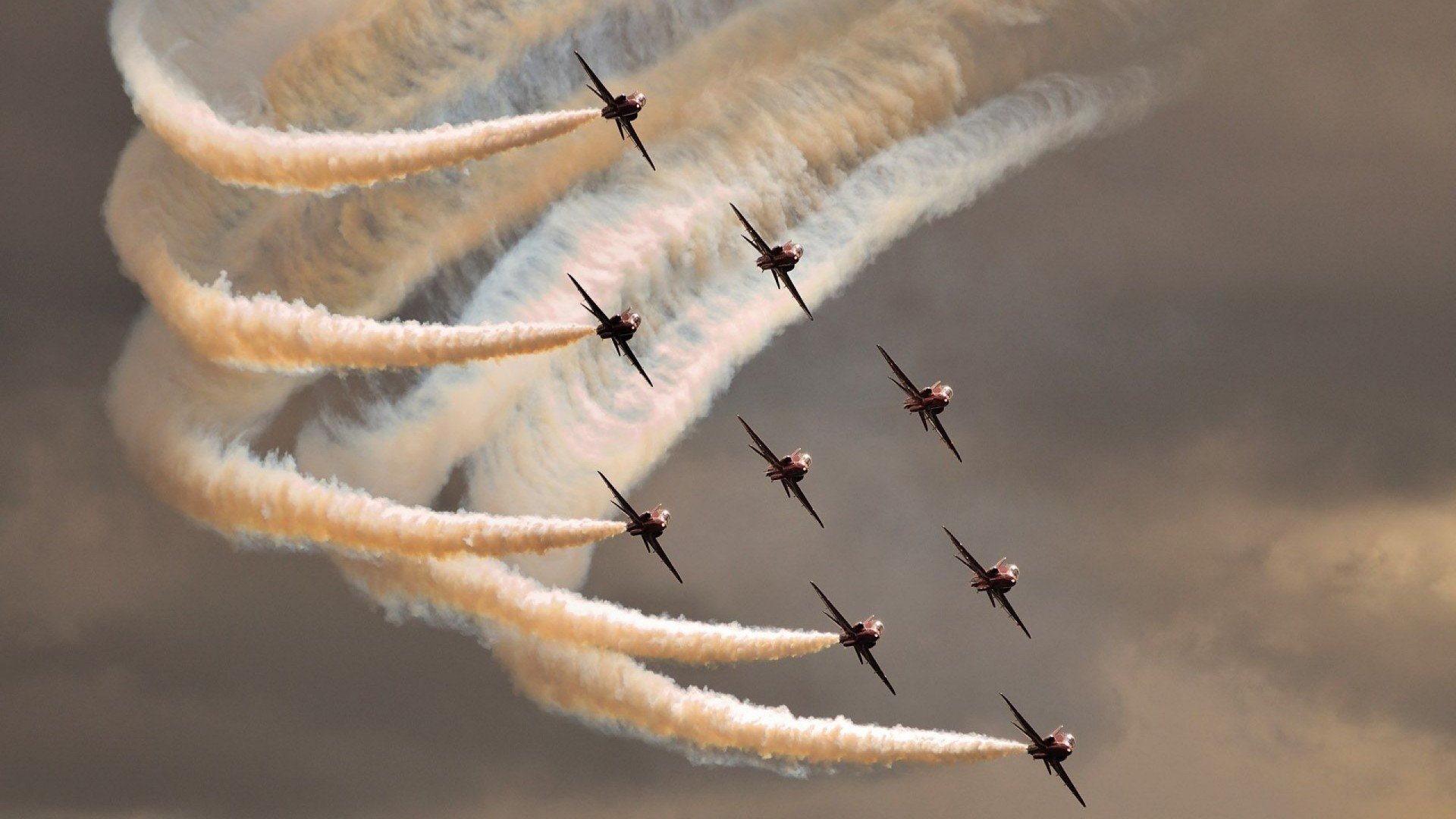 高校篮球推动裁判实训课程培养新一代执法人才，篮球裁判教学与实践指南