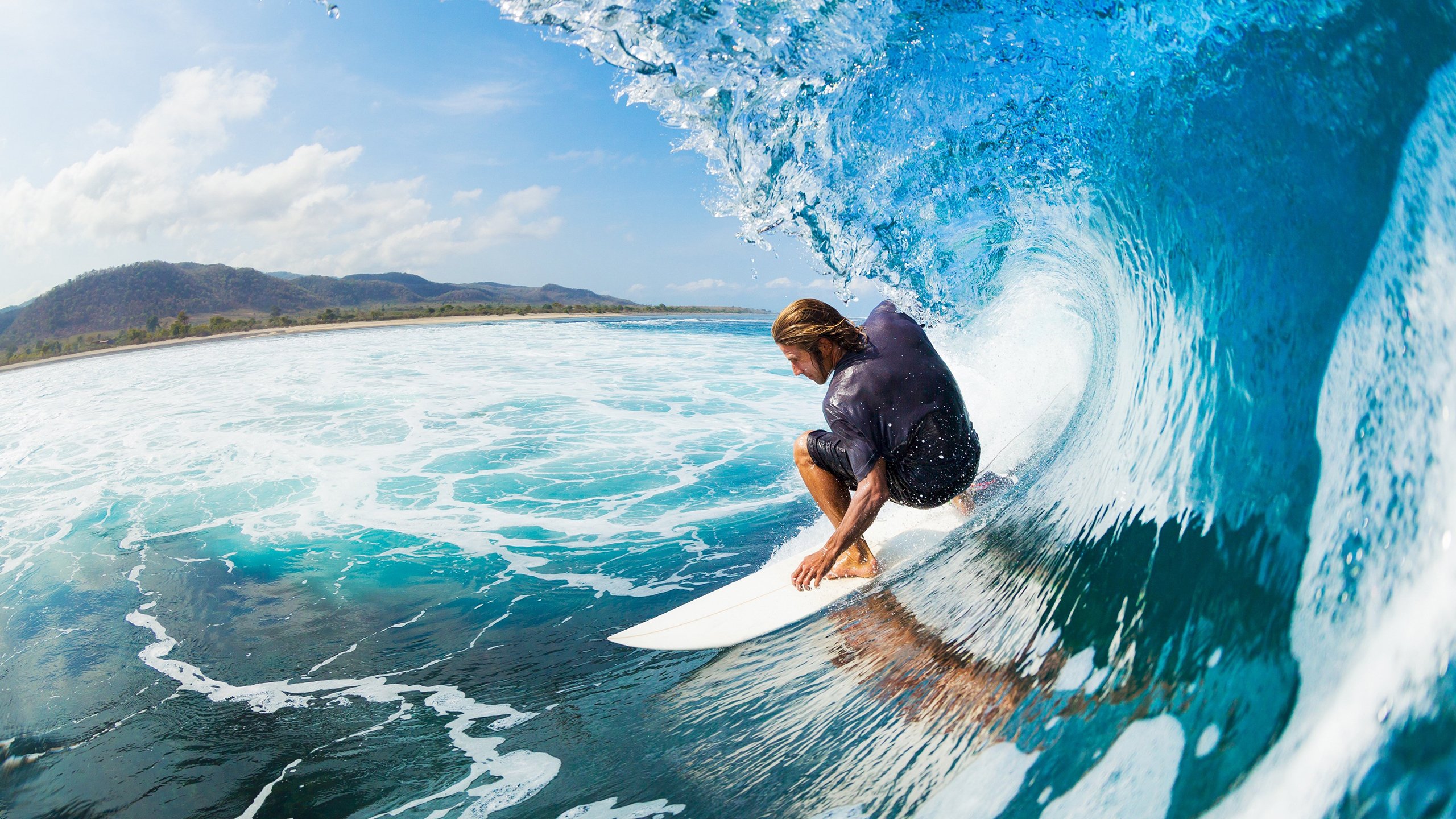 荷兰马术协会与科技公司合作，开发虚拟现实训练平台，提升骑手技能。